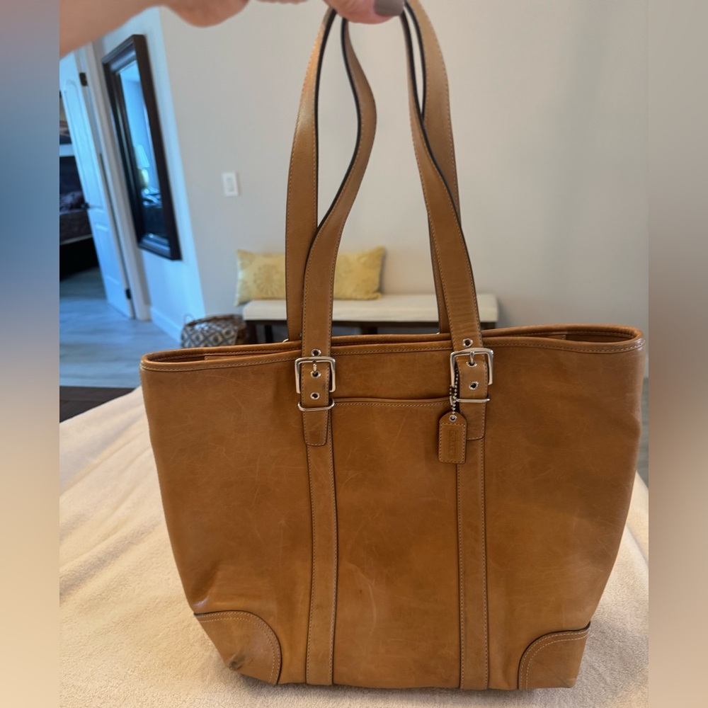 Vintage Coach Tan Leather Tote in Good used condition